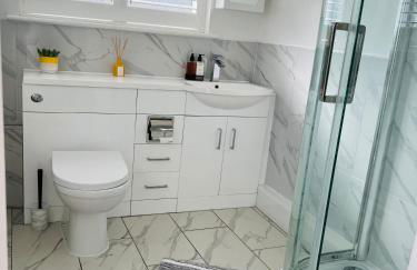 Beautiful, Luxurious 3 Bed house, Perfect for Contractors , Family & Friends - Foto 56