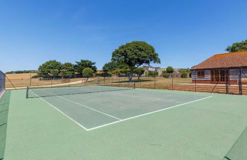 Rookley Farm Lodge Charming Manor Pool House with Heated Pool, Tennis Court & Gardens - Isle of Wight Rural Countryside Escape - Foto 29
