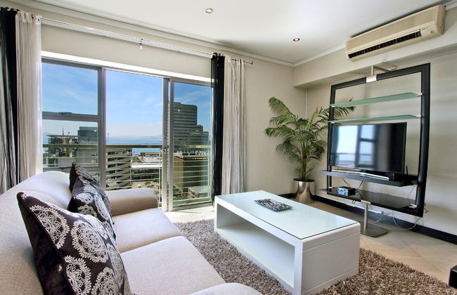 ITC Hospitality Group One Bedrooms Icon Building - Photo 12