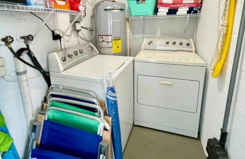 5 min Beaches~Mini Golf~Pool Table~Pets~KING BED + - Foto 39