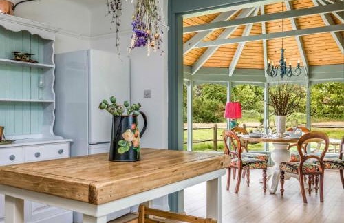 Pretty Three Bedroomed home near the Beach - Pass the Keys - Foto 17