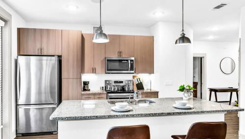 Bright 2BD 2BA Suite Gym and Pool City Center Stay - Foto 4