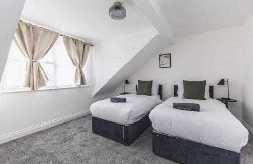 Arte Stays Serviced Houses Stratford - 3 Bedrooms 2 Bathrooms Houses London, Stratford, Maryland, Free Parking, Garden, Weekly or Monthly Stays - up to 8 guests - Foto 15