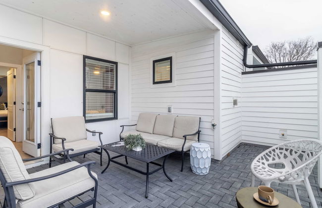 Monty by Avantstay 4bdr 4ba, Balcony w/ Outdoor Seating, 5mins to DT - Photo 31