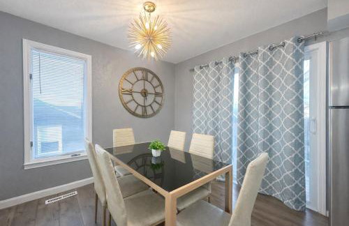 Large Overland Park Getaway 4 KING beds 3 Bath Sleeps 10 - Foto 6