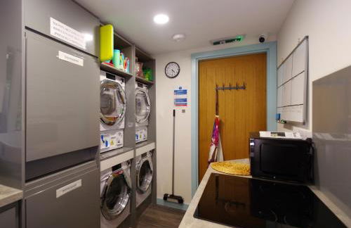 Fun holiday lodges in historic walled garden near Falkirk, Heart of Scotland Holidays - Foto 49