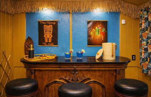 Indy Palm Pad with Patio & Tiki Bar-Mid-Century Charmer-Family Friendly - Photo 3