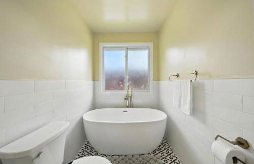 Liberty Lakefront Home - Pool, Hot Tub, Sauna - Foto 24