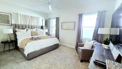 PoshPadz Pool Villa, Hot Tub, Near Beach, Sleeps 6 - Foto 2