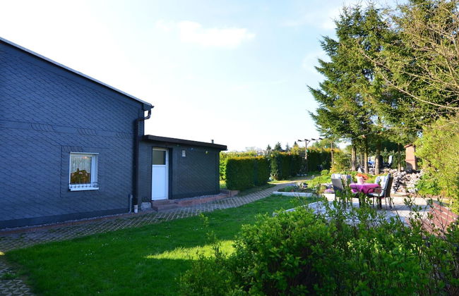 Holiday Home in Neustadt am Rennsteig With Pond - Foto 1