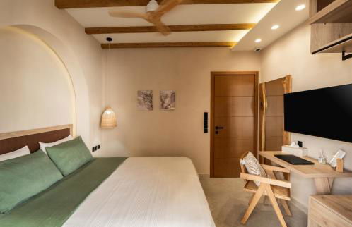 Rustic Boutique Apartment with Live Olive Tree & Private Parking - Photo 24