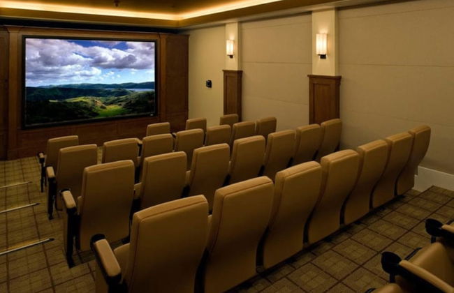 Global Luxury Suites at The Village - Photo 50