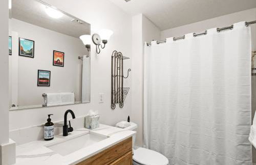 Top Floor Deer Valley Gondola Lakefront Condo- Great views - Photo 10