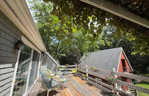 Beautiful House in the Woods, Huge Yard, Hot Tub - Foto 55