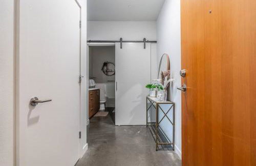 Seattle Lux 1 bd Apartment- Rooftop, WiFi, Pet Friendly - Foto 13