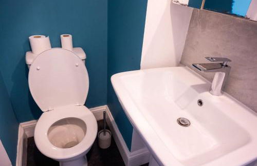 Rugby 1-BR Apt, Parking, City Centre, Sleeps 3 - Foto 24