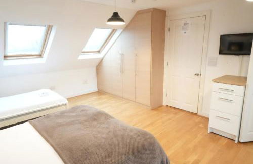 Private Rooms-Private Bathrooms-Near Airport- CABIN CREW paradise - Foto 54