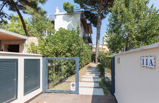 Tasso Apartments - Photo 24