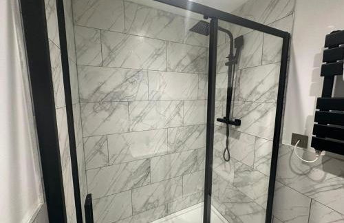 Adam Court Apartments - PE1 - Contractor Friendly - Choice of Studios or 1 Bed Apartments - Free Parking - Sofa Beds - Sky TV - Full Kitchen - Washer Dryer - WiFi - Foto 9