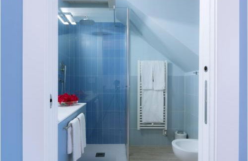 Tiffany Home - Photo 64