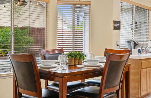 Explore Ramonas Vineyards Tranquil Home with Yard - Foto 10