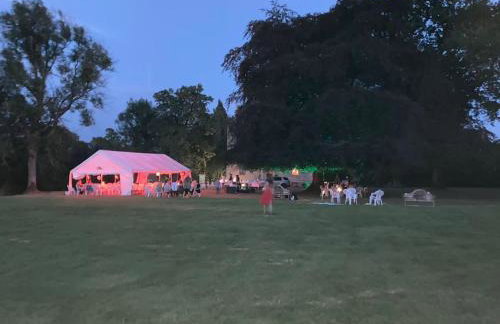 Unique Orchard Lodge for couples with hot tub - Photo 49