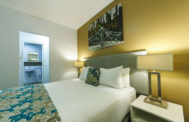 Atrio Apartments - Photo 9