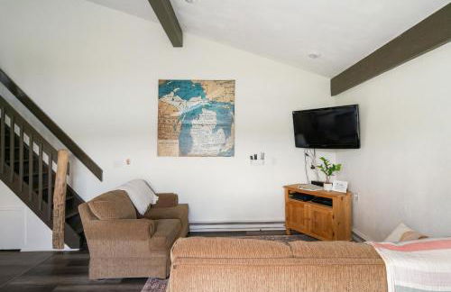 Quiet and Cozy Lakefront Home Near Mt Boyne - Foto 3