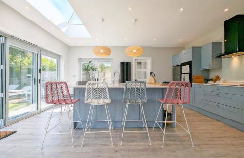 One Elms Way - Sleeps 8 - West Wittering - Foto 13