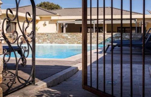 Soleil, Piscine, Parking et Bienvenue à Sisco - Foto 13