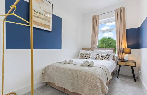 Beautiful House - Sleeps up to 7 - Free Parking, Fast Wifi and Smart TV by Yoko Property - Foto 12