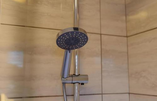 FREE parking, LARGE House for Contractors & Families, Sleeps 7, 25 mins to MANCHESTER & LIVERPOOL - Foto 30