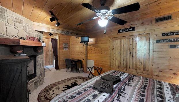 Creeksong Hollow 2 Bedroom Cabin by RedAwning - Foto 2, Habitación