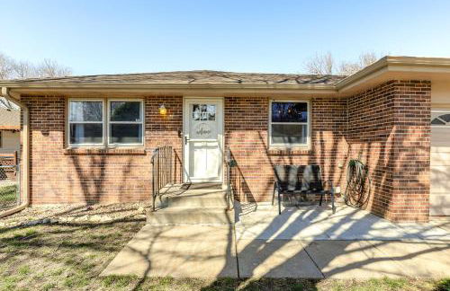 Family-Friendly Lincoln Home with Sandbox and Grill! - Foto 26