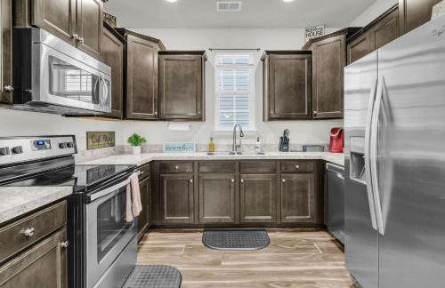 Quiet 3 Bedroom Escape in Ladson with 2 Car Garage - Foto 19