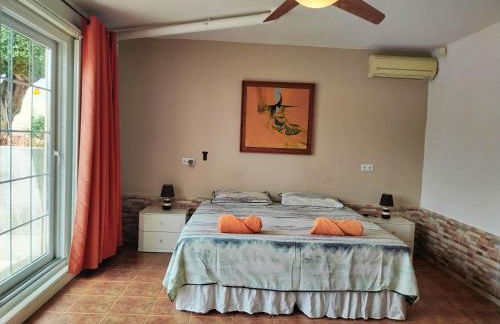 Serene mountain views Spacious garden and sole use of the 10x5m pool - Foto 19