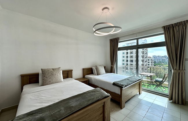 Lux BnB I Una Tower I Lakes View - Photo 10