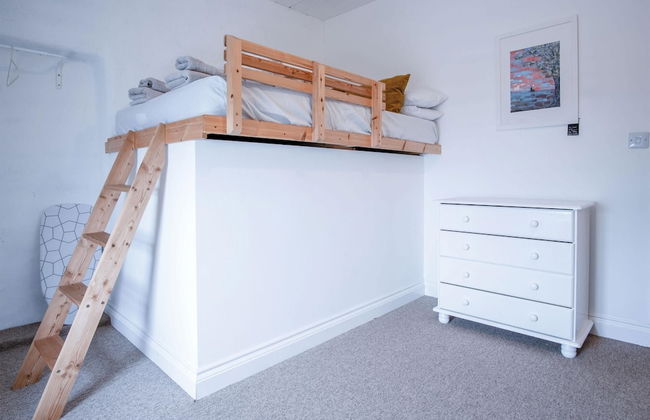 Yellow Cottage - 2 Bedroom Cottage - Dale - Foto 4