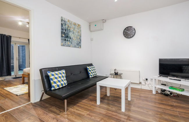 Charming 1-bed Basement Apartment in Lewisham - Foto 14