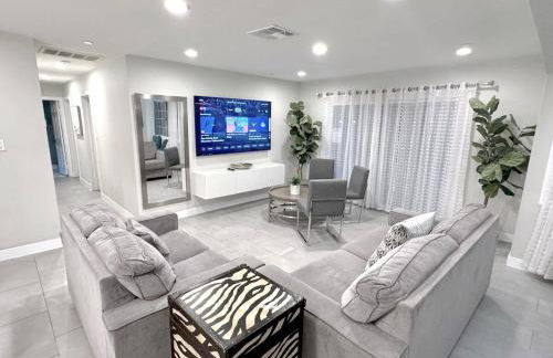 Rainforest Villa 4 Bedroom PoolSpa Walk2Disneyland - Foto 16