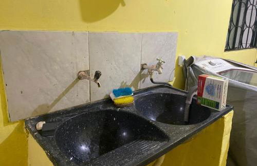 Casa Bem Aconchegante com 02 Quartos 03 camas - Foto 6