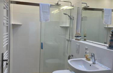 Ferienwohnung im Stadtzentrum von Bernau - Komfortable Wohnung mit 2 Zimmern, Bad, Spülmaschine, Waschmaschine, komplette Küche, WLAN, Terrasse, ruhige Lage - Foto 12