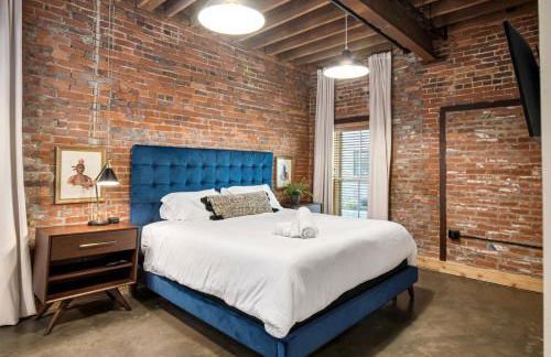 One-Of-A-Kind! Roll Up Garage Door-Pool, Speakeasy - Foto 5