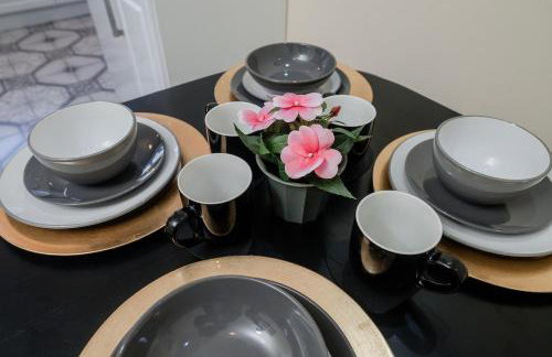 Spacious 6 bedroom House in Dudley with optional Nursery-Drive and Garage-Families and Contractors Welcome - Foto 36