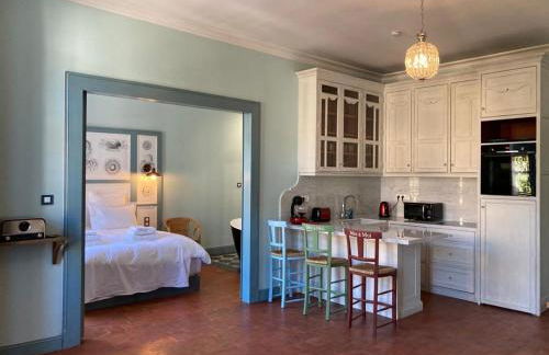 Mes à Moi in Pezenas - Appartements de charme - Baignoire Balnéo - Foto 53