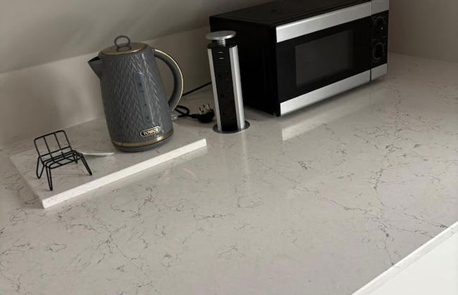 Lisburn - 1 Bedroom - Sleeps 2 - Street Parking - Foto 7