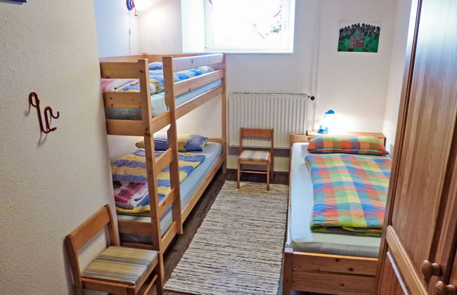 2 bedroom Apartment in Unterkirnach with garden and terrace - Photo 4