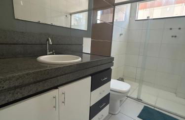 Próx a orla, 14 pessoas, ar condicionado e garagem - Foto 34