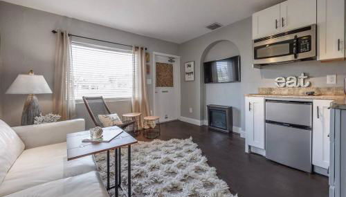 Swank Pad off River with free WiFi & parking-324 - Foto 1