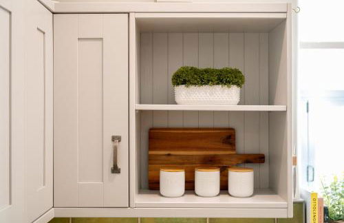 2-Bedroom Cottage - Long Stays Welcome - Photo 5